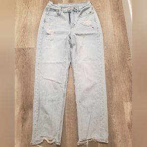 Size 4 light wash American Eagle Jeans